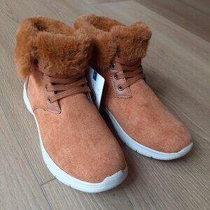 NWT Size EU 39.5 / US Women's 8 Tiosebon Suede Winter Ankle Boots